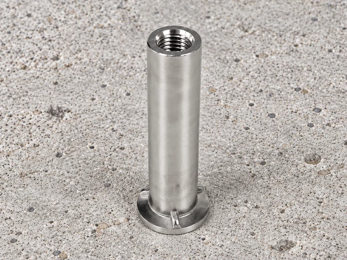 Round-Base Cast-In Ferrules: thread and body detail